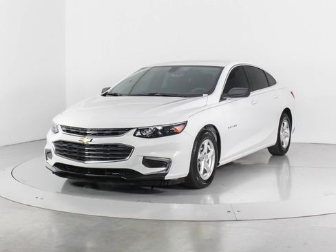 Used 2018 Chevrolet Malibu LS FWD image 3