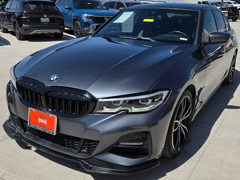 Used 2019 BMW 330i Sedan w/ M Sport Package RWD image 3