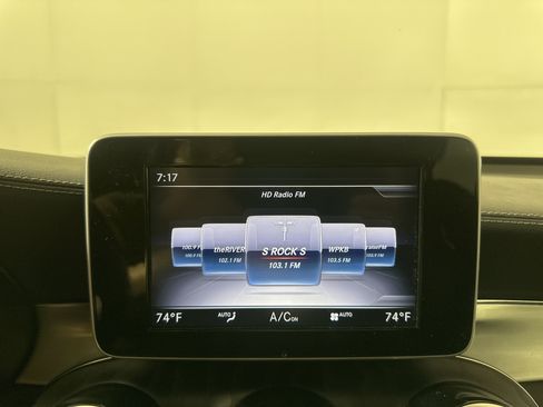 Used 2019 Mercedes-Benz GLC 300 4MATIC image 15