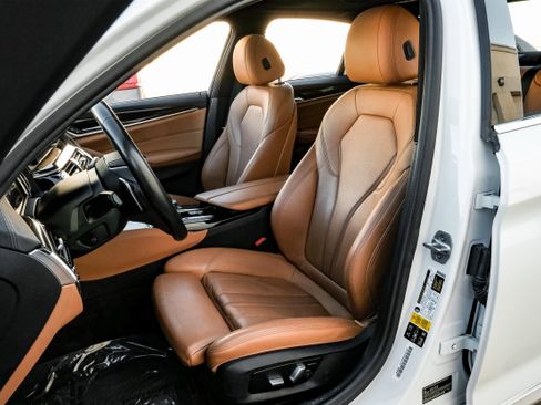 Used 2018 BMW 540i xDrive image 31