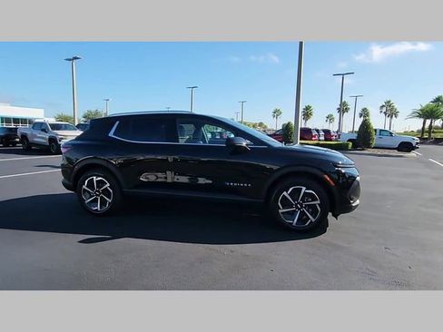 New 2026 Chevrolet Equinox EV LT image 30