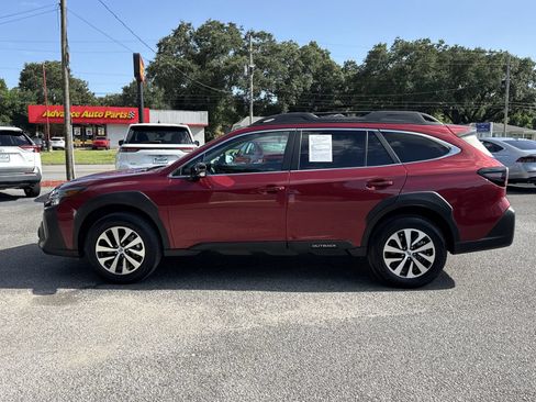 Used 2025 Subaru Outback Premium AWD/4WD image 2