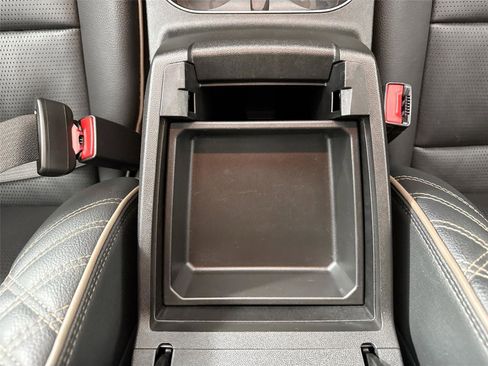 Used 2023 GMC Canyon Denali image 36