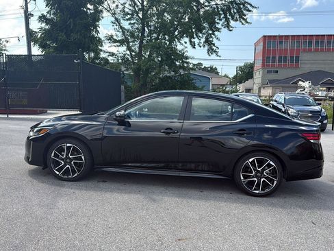 Used 2025 Nissan Sentra SR FWD image 6