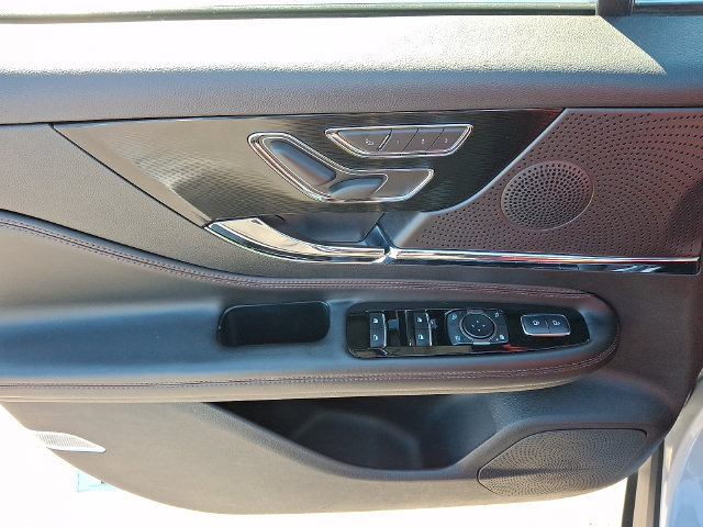 Certified 2025 Lincoln Corsair Reserve AWD/4WD image 12
