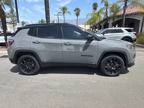Used 2023 Jeep Compass Latitude AWD/4WD image 23