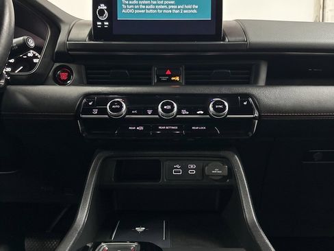 Used 2024 Honda Pilot TrailSport image 27