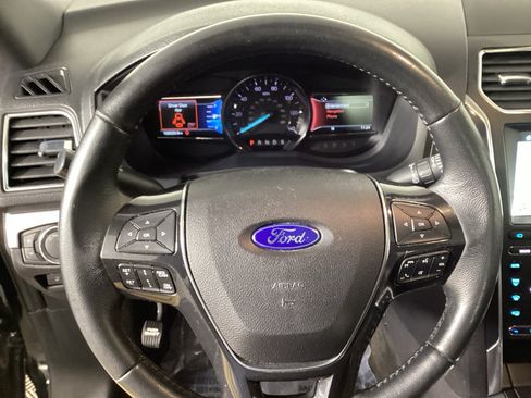 Used 2018 Ford Explorer Limited w/ Equipment Group 301A AWD/4WD image 25
