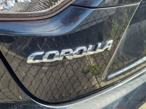 Used 2022 Toyota Corolla LE FWD image 4