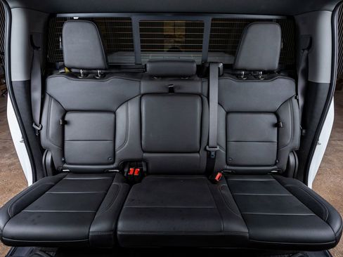 Used 2025 GMC Sierra 2500 SLT w/ SLT Premium Package image 33