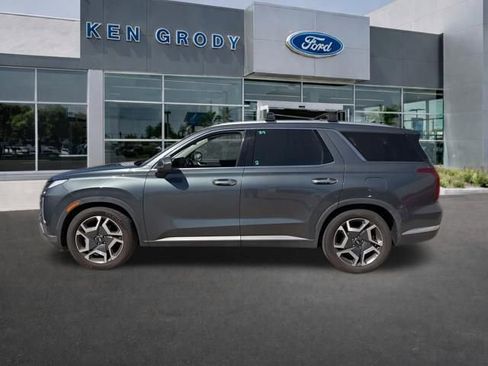 Used 2023 Hyundai Palisade Limited w/ Cargo Package image 3