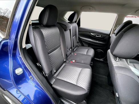 Used 2018 Nissan Rogue SV image 23