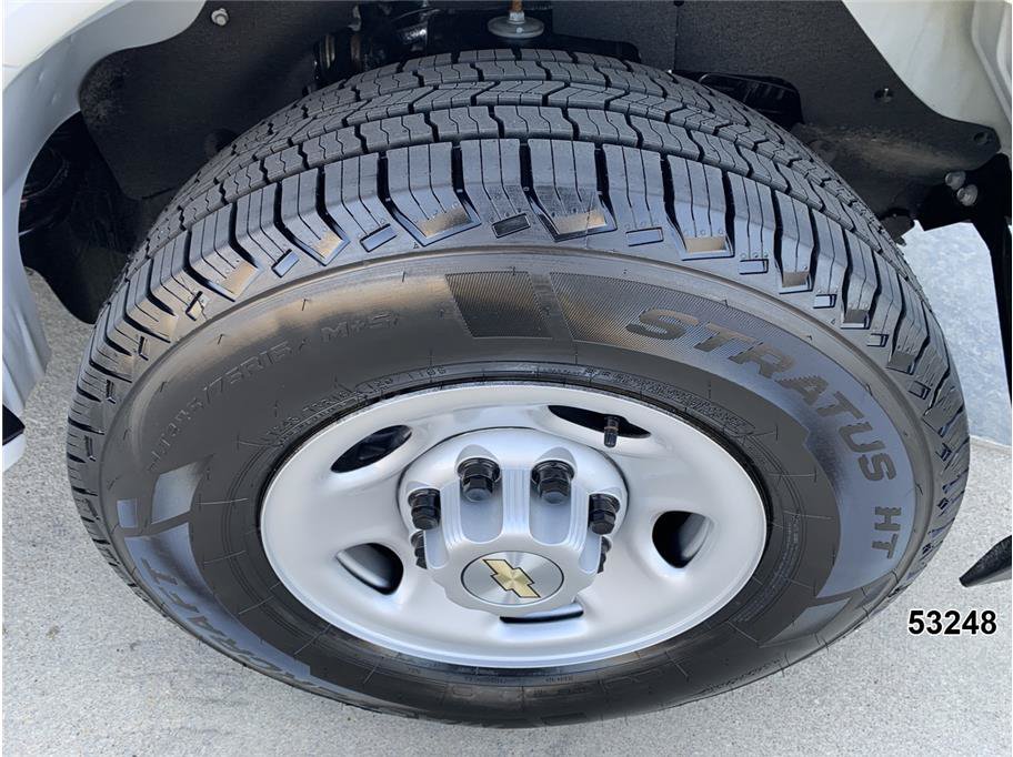 Used 2025 Chevrolet Express 3500 LS RWD image 17