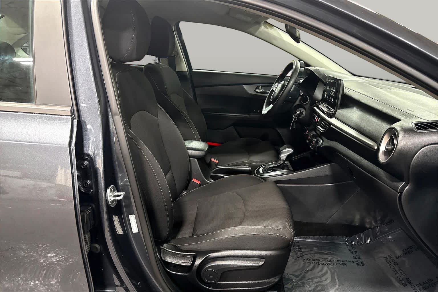 Used 2021 Kia Forte LXS FWD image 9