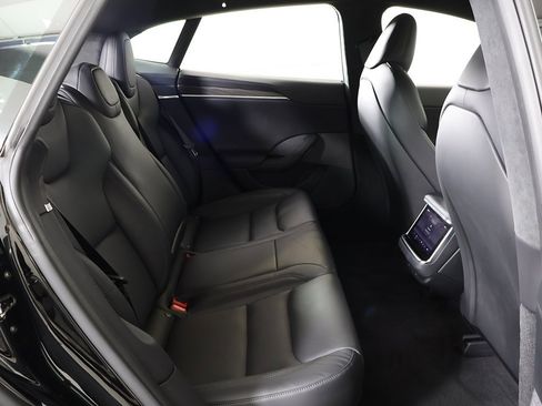 Used 2022 Tesla Model S image 40