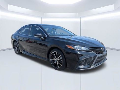 Used 2023 Toyota Camry SE w/ Convenience Package image 1