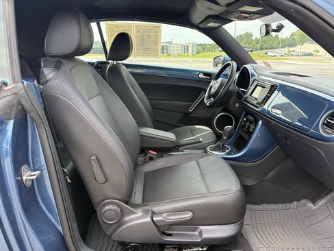 Used 2019 Volkswagen Beetle 2.0T S FWD image 29
