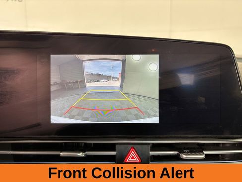 Used 2025 Hyundai Elantra Limited FWD image 15