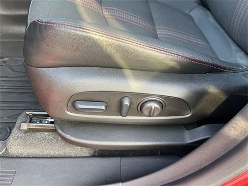 Used 2023 Chevrolet Equinox RS w/ LPO, Floor Liner Package image 14