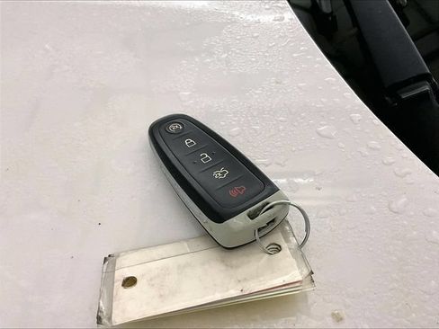 Used 2017 Ford Escape Titanium AWD/4WD image 9
