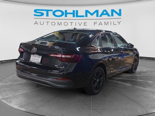 Used 2023 Volkswagen Jetta SE FWD image 5
