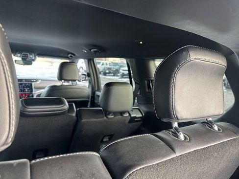 Used 2024 Jeep Grand Cherokee L Laredo image 17
