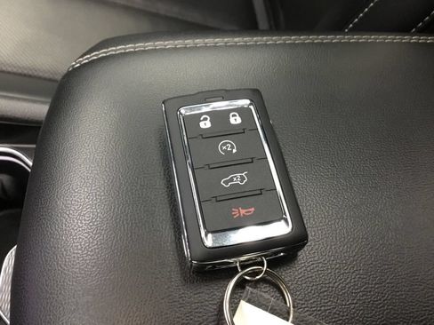 Used 2024 Jeep Grand Cherokee Limited w/ Luxury Tech Group II AWD/4WD image 11