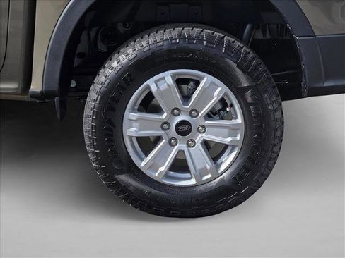 Used 2025 Ford Ranger XL image 9