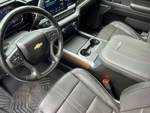 Used 2024 Chevrolet Silverado 3500 High Country w/ High Country Premium Package AWD/4WD image 9