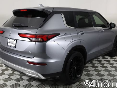 Used 2024 Mitsubishi Outlander SE AWD/4WD image 5