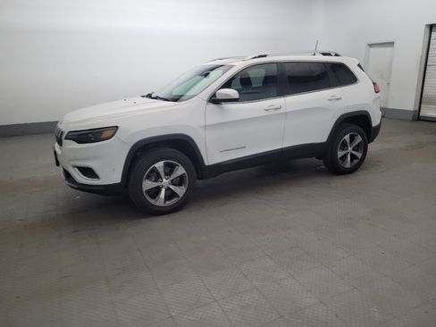 Used 2019 Jeep Cherokee Limited w/ Technology Group image 2
