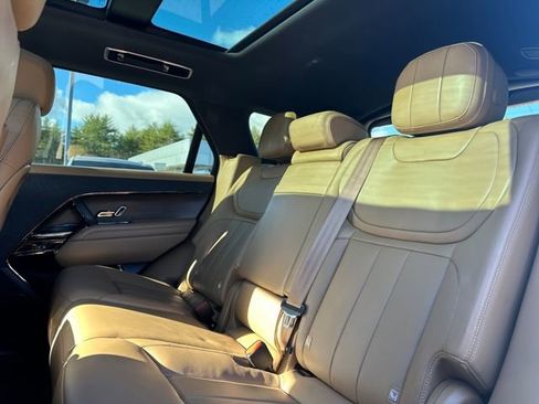 Used 2024 Land Rover Range Rover Sport SE image 18