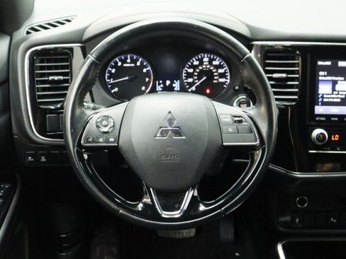 Used 2020 Mitsubishi Outlander LE FWD image 25