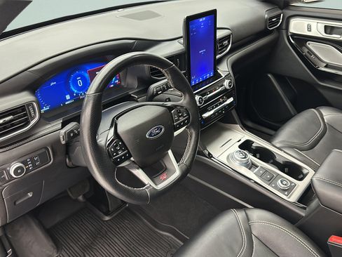 Used 2022 Ford Explorer ST w/ Equipment Group 401A AWD/4WD image 12