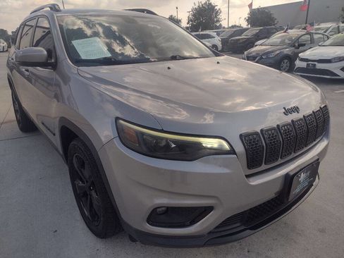 Used 2020 Jeep Cherokee Latitude Plus image 1