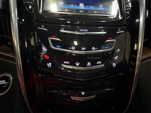 Used 2018 Cadillac Escalade Luxury image 19
