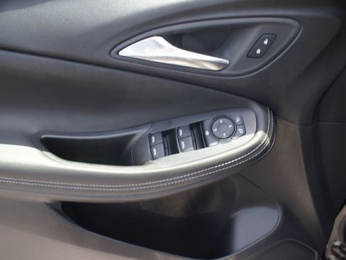 Used 2025 Buick Encore GX Preferred AWD/4WD image 25
