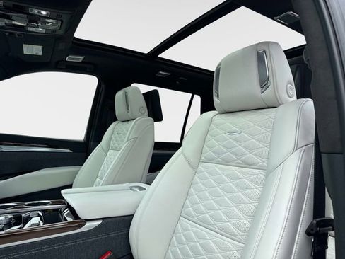 New 2026 Cadillac Escalade Platinum Sport w/ LPO, ONYX Package AWD/4WD image 21