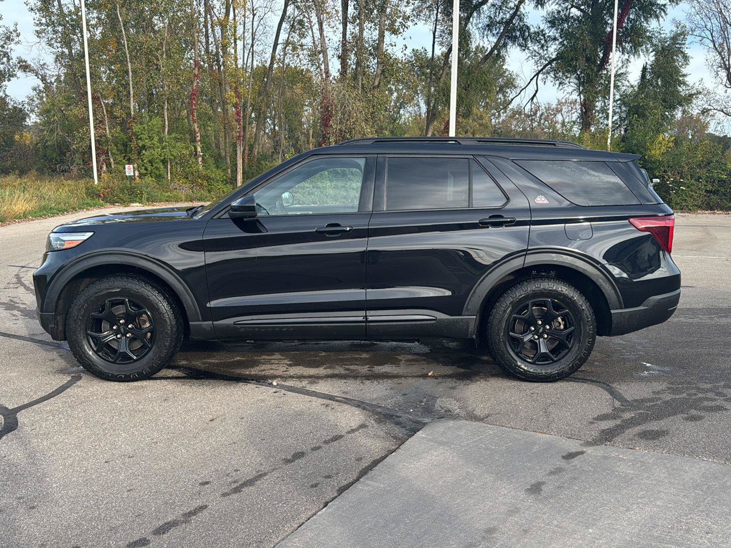 Used 2023 Ford Explorer Timberline w/ Timberline Technology Package AWD/4WD image 2