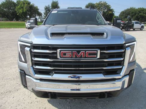 New 2026 GMC Sierra 2500 SLE w/ SLE Value Package; AWD/4WD image 12