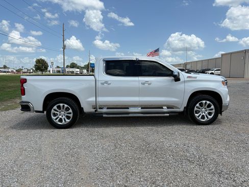 Used 2023 Chevrolet Silverado 1500 LTZ w/ LTZ Premium Package AWD/4WD image 4