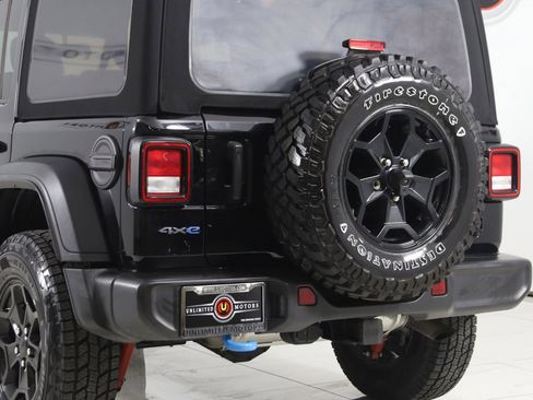 Used 2023 Jeep Wrangler Unlimited w/ Cold Weather Group image 21