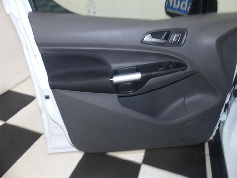 Used 2023 Ford Transit Connect XLT image 19