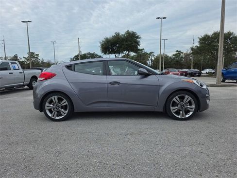 Used 2016 Hyundai Veloster w/ Option Group 02 image 2