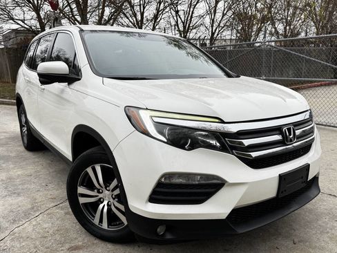 Used 2018 Honda Pilot EX image 3