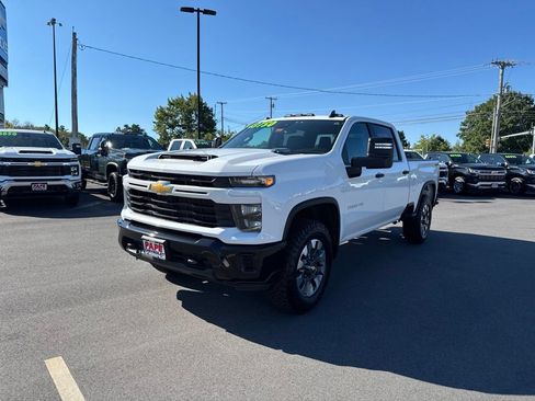 Used 2024 Chevrolet Silverado 2500 Custom w/ Custom Value Package AWD/4WD image 10