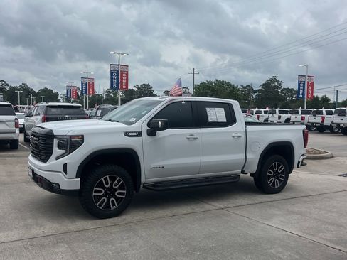 Used 2024 GMC Sierra 1500 AT4 w/ Technology Package AWD/4WD image 6