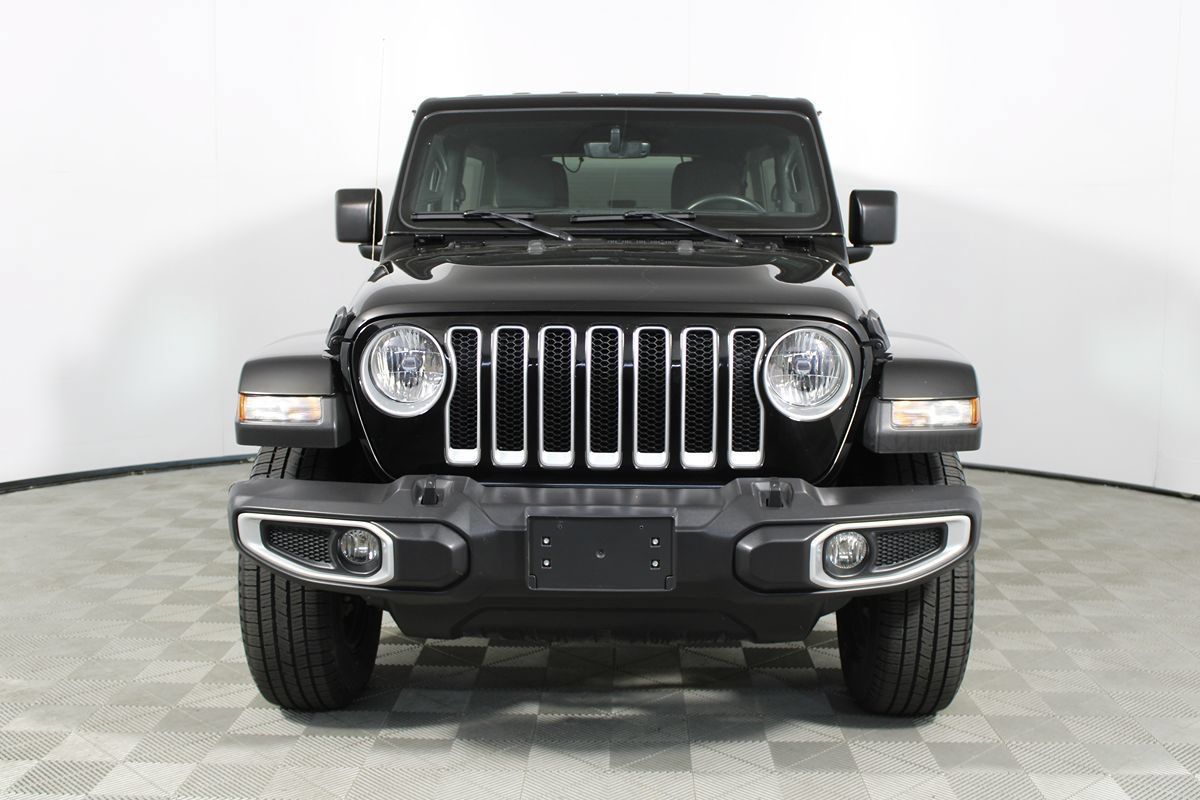 Used 2022 Jeep Wrangler Unlimited Sahara AWD/4WD image 2