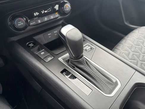 Used 2026 Nissan Kicks SV FWD image 32
