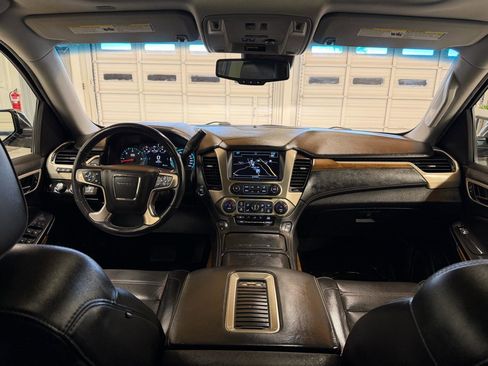 Used 2020 GMC Yukon Denali w/ Denali Ultimate Package image 24